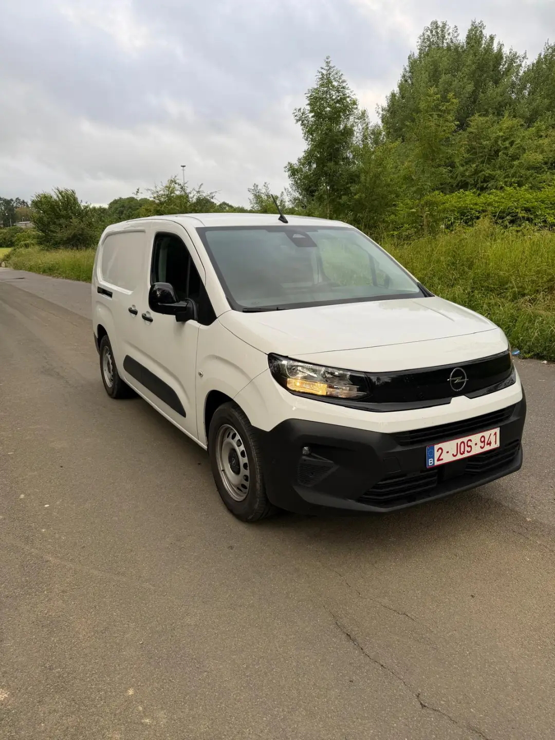 Location de Camionnette Électrique OPEL COMBO - photo 2
